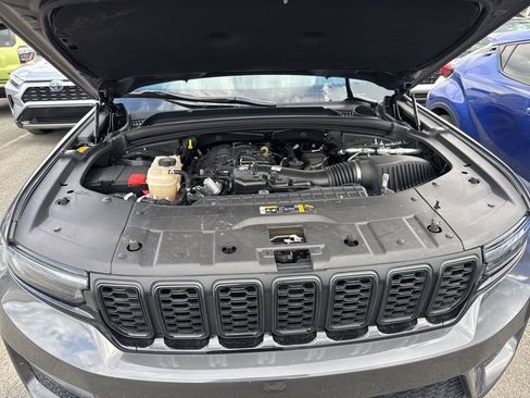 Used 2022 Jeep Grand Cherokee Altitude image 24