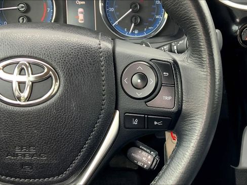 Used 2018 Toyota Corolla SE image 24