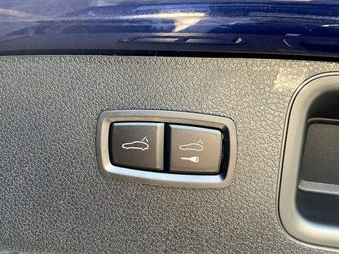 New 2025 Porsche Macan Turbo image 21