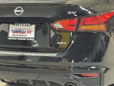 Used 2023 Nissan Altima 2.5 SV w/ SV Premium Package image 13