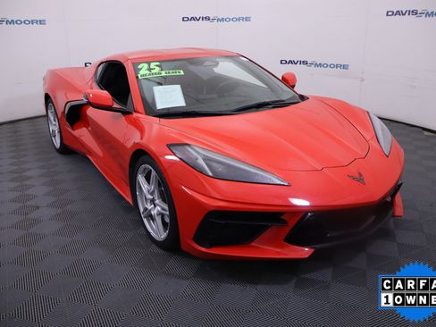 Used 2025 Chevrolet Corvette Stingray Premium Cpe w/ 3LT RWD image 3
