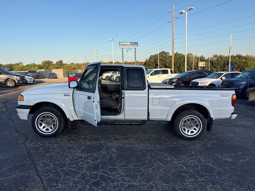 Used 2001 MAZDA B-Series Pickup 2WD Cab Plus B3000 image 4