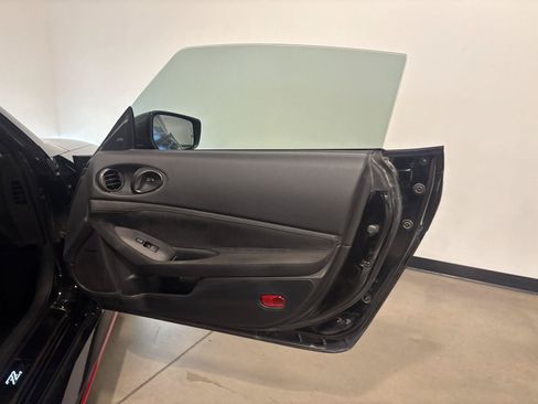 Used 2024 Nissan Z NISMO w/ Floor Mat Package RWD image 36