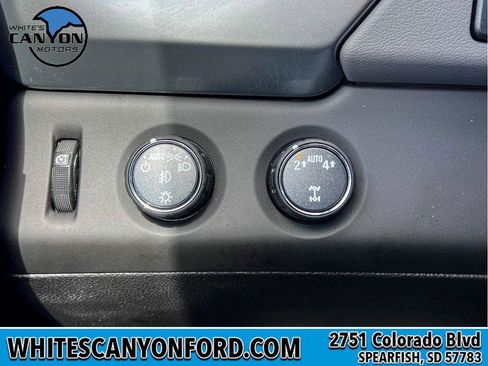 Used 2019 Chevrolet Suburban LT AWD/4WD image 18