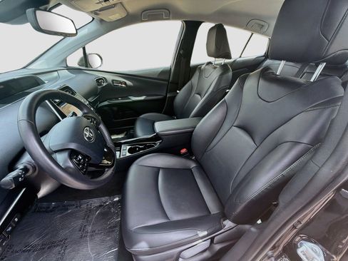 Used 2022 Toyota Prius AWD image 13