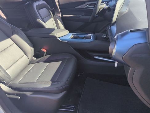 New 2026 Chevrolet Equinox EV LT w/ LPO, Blackout Package image 26