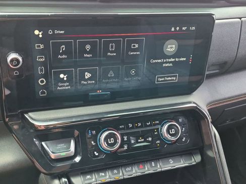 Used 2024 GMC Sierra 1500 AT4 w/ Technology Package AWD/4WD image 13