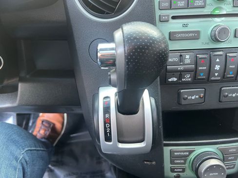 Used 2011 Honda Pilot Touring image 17