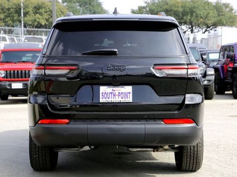 New 2025 Jeep Grand Cherokee L Laredo image 6