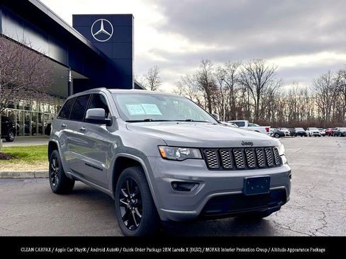 Used 2021 Jeep Grand Cherokee Laredo X image 1
