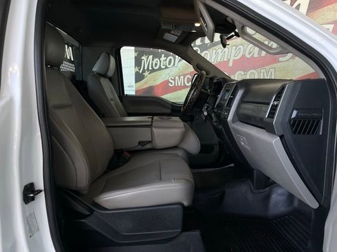 Used 2020 Ford F450 XL w/ Power Equipment Group image 25