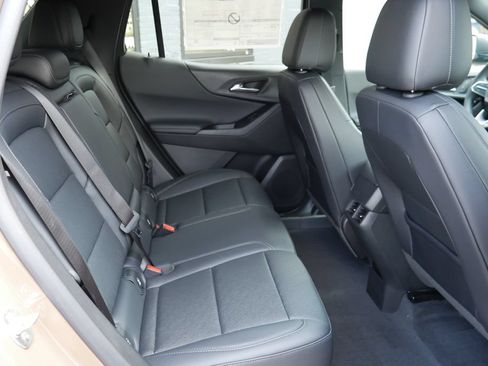 New 2027 Chevrolet Equinox LT w/ Convenience Package II AWD/4WD image 13