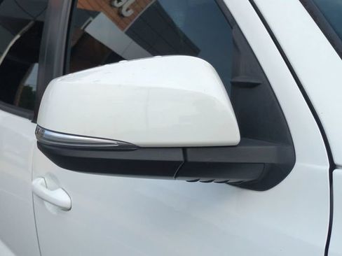 Used 2018 Toyota Tacoma TRD Sport RWD image 12