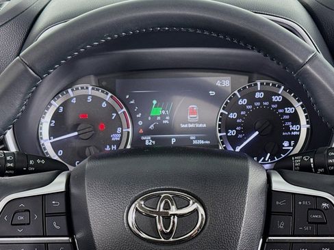 Used 2023 Toyota Highlander XLE AWD/4WD image 20