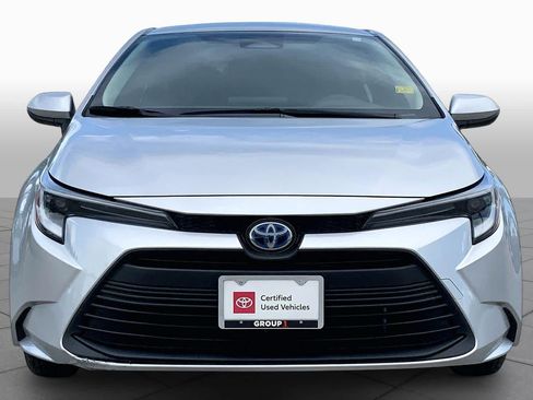 Used 2025 Toyota Corolla LE FWD image 4