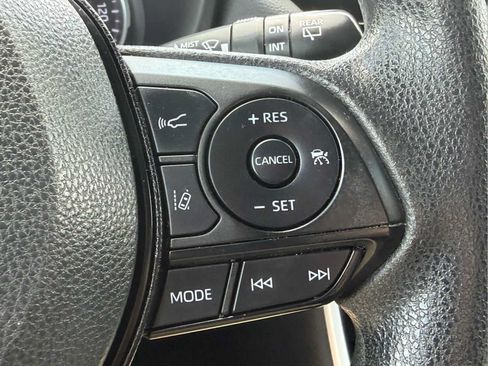Used 2022 Toyota RAV4 XLE FWD image 22
