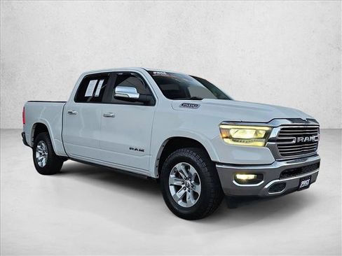 Used 2022 RAM 1500 Laramie AWD/4WD image 3