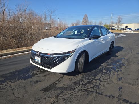 New 2026 Nissan Sentra SR w/ SR Premium Package image 4