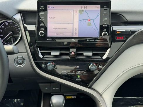 Used 2022 Toyota Camry XLE w/ Navigation Upgrade Package AWD/4WD image 16