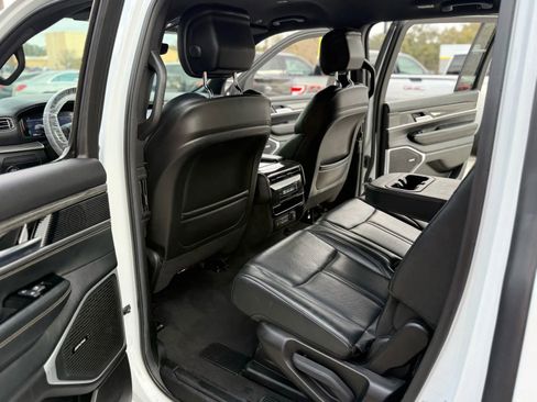 Used 2022 Jeep Wagoneer Series II image 30