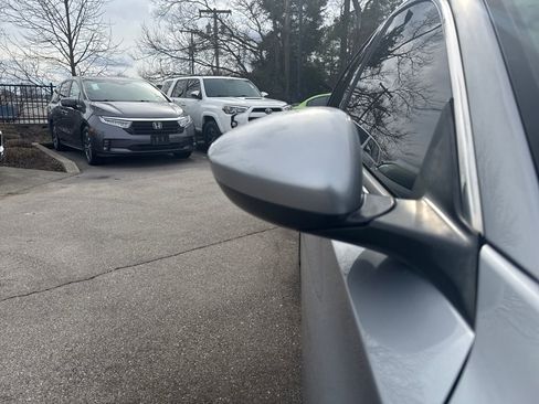 Used 2022 Honda Accord LX image 37