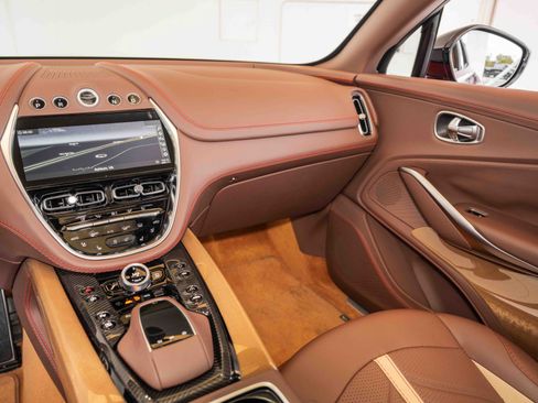 Used 2023 Aston Martin DBX 707 AWD/4WD image 23