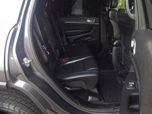 Used 2018 Jeep Grand Cherokee Limited AWD/4WD image 15