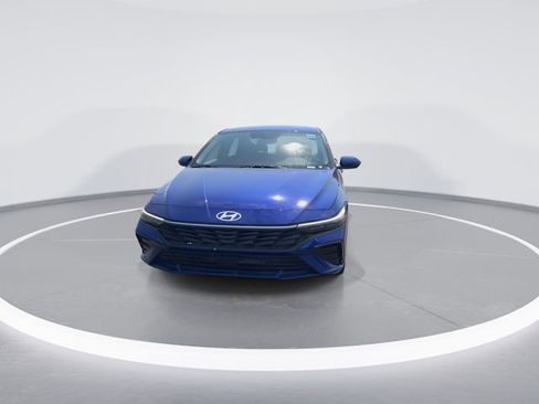 New 2026 Hyundai Elantra Limited FWD image 3