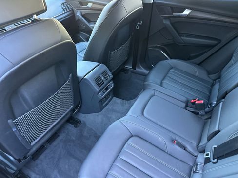 Used 2023 Audi Q5 2.0T Premium w/ Convenience Package image 4