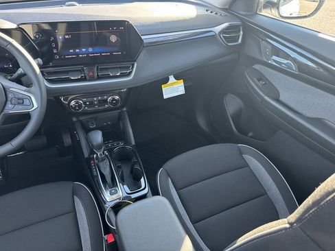 New 2026 Chevrolet TrailBlazer LT w/ Convenience Package FWD image 18