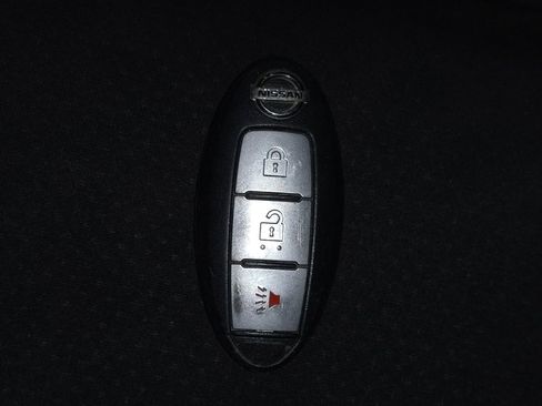 Used 2015 Nissan Murano S image 32