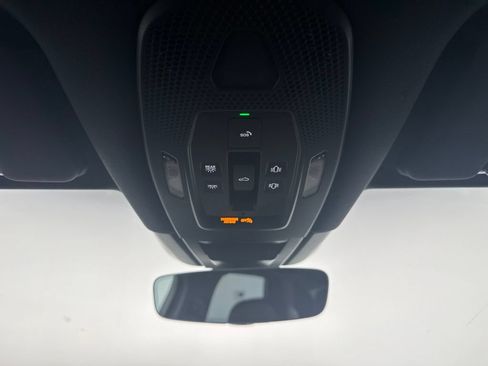 Certified 2025 Porsche Cayenne AWD/4WD image 17
