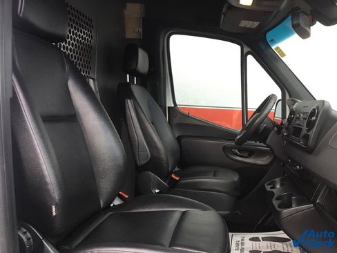Used 2022 Mercedes-Benz Sprinter 2500 image 29