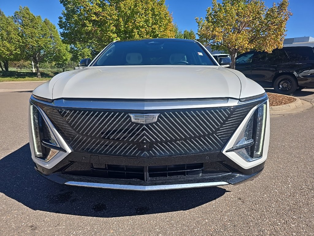 Used 2024 Cadillac Lyriq Luxury w/ LPO, Floor Liner Package AWD/4WD image 8
