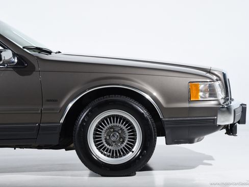 Used 1988 Lincoln Mark VII LSC RWD image 11