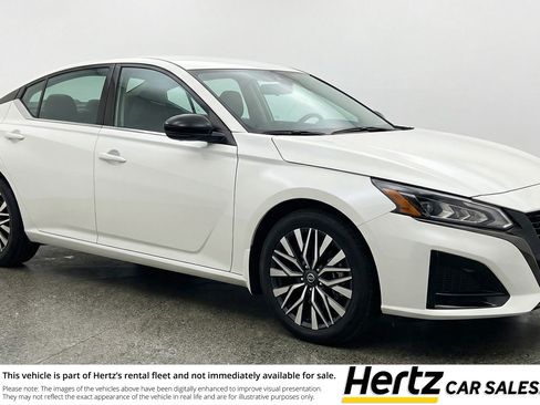 Used 2025 Nissan Altima 2.5 SV FWD image 1