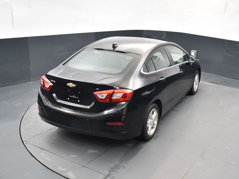 Used 2018 Chevrolet Cruze LT image 36