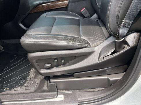 Used 2019 Chevrolet Tahoe LT w/ Luxury Package RWD image 21
