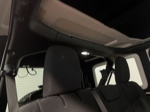 Used 2019 Jeep Wrangler Unlimited Rubicon image 15