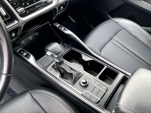 Used 2022 Kia Sorento S w/ Panoramic Sunroof Package image 18