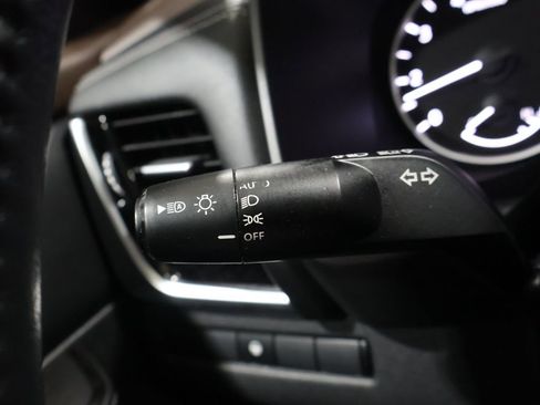 Used 2023 Nissan Rogue SL w/ SL Premium Package image 39