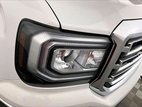 Used 2018 GMC Sierra 1500 SLE image 27