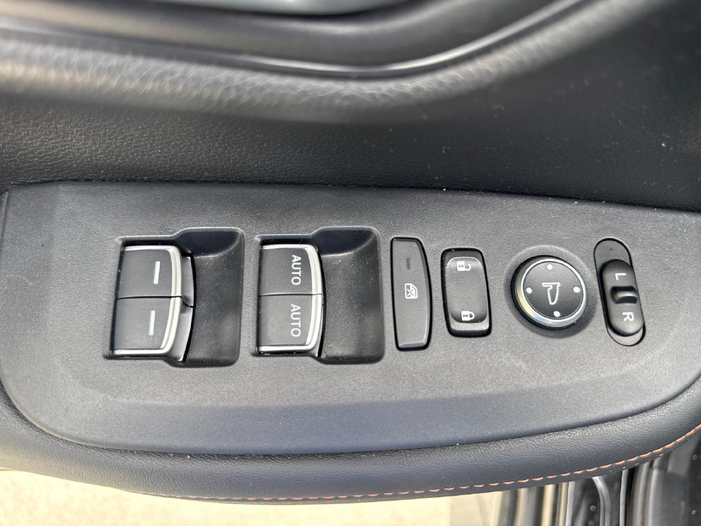 Certified 2025 Honda HR-V Sport image 15