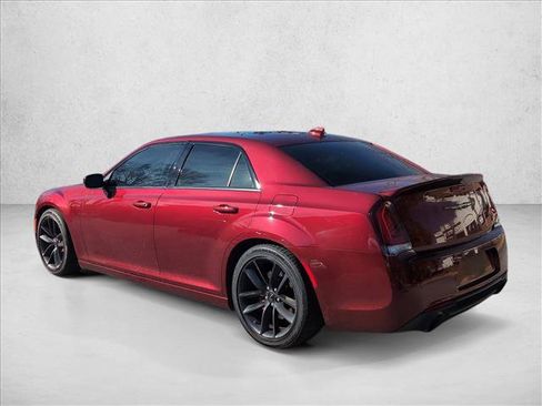 Used 2023 Chrysler 300 C image 7