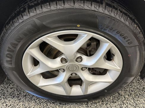 Used 2020 Chrysler Pacifica Limited FWD image 31