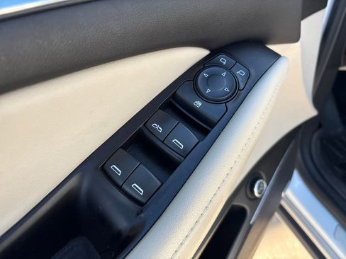 Used 2020 Buick Enclave Essence w/ Sound and Sites Package image 19