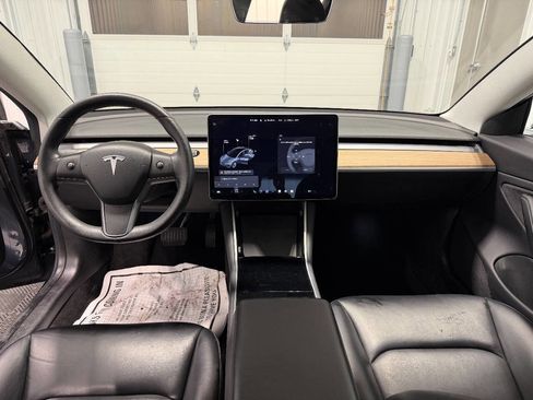 Used 2020 Tesla Model 3 Performance image 9
