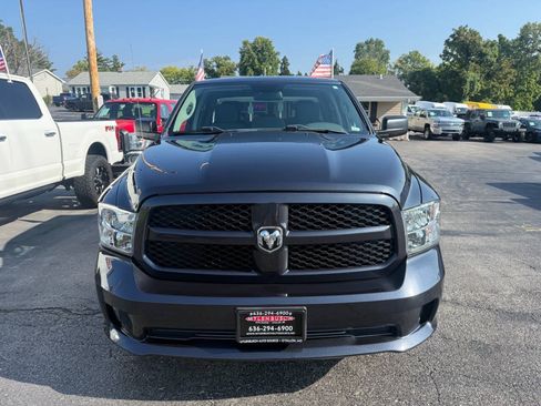 Used 2019 RAM 1500 Express w/ Express Value Package AWD/4WD image 3