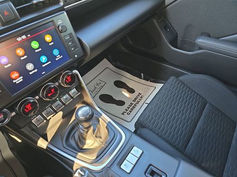 Used 2023 Toyota GR86 Base w/ ALL Weather Mat Package (TMS) image 28