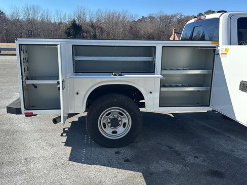 New 2025 Ford F350 XL w/ XL Chrome Package image 13
